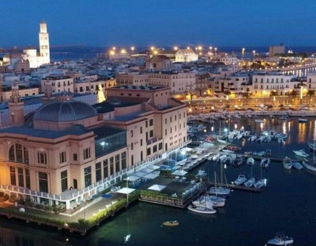 Апартаменты Casa Dante Center Бари Экстерьер фото
